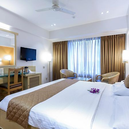 The Royal Orchid Hotel, Chembur Мумбаи Экстерьер фото
