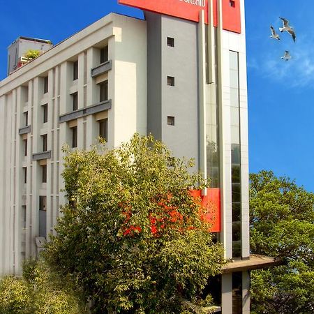 The Royal Orchid Hotel, Chembur Мумбаи Экстерьер фото