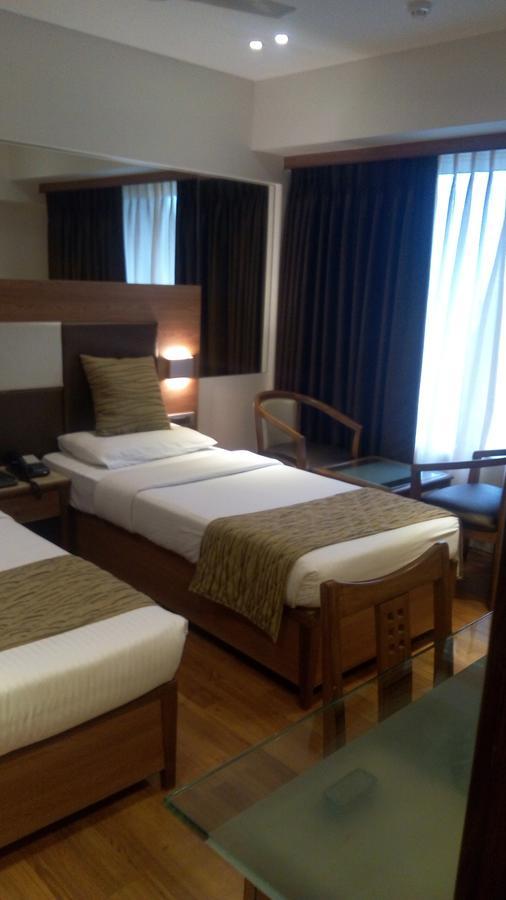 The Royal Orchid Hotel, Chembur Мумбаи Экстерьер фото