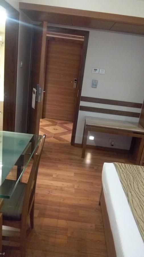 The Royal Orchid Hotel, Chembur Мумбаи Экстерьер фото