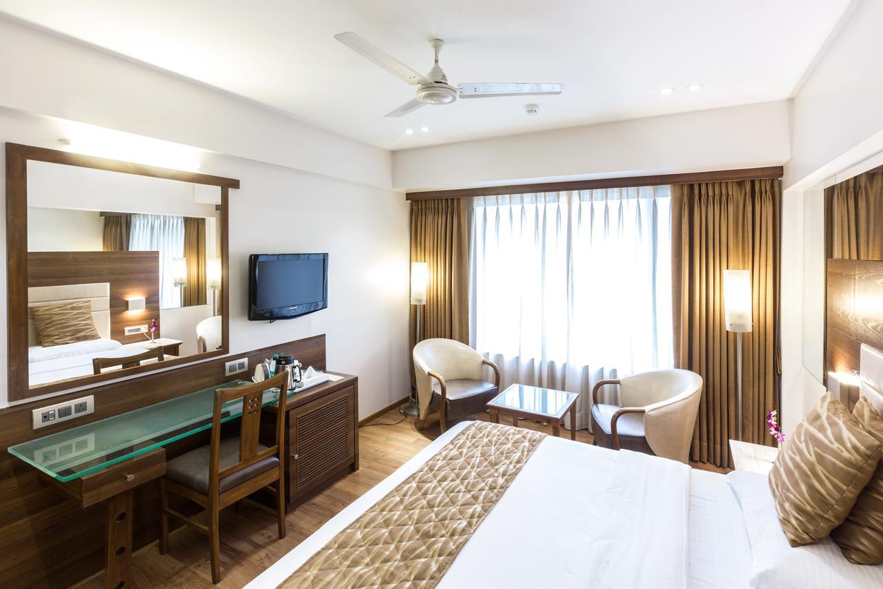 The Royal Orchid Hotel, Chembur Мумбаи Экстерьер фото